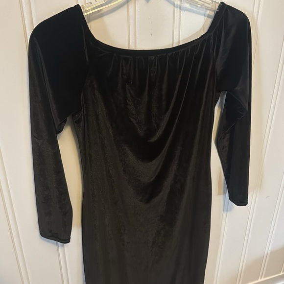 Black Velvet Boohoo Dress - Size 16 - Picture 2 of 6